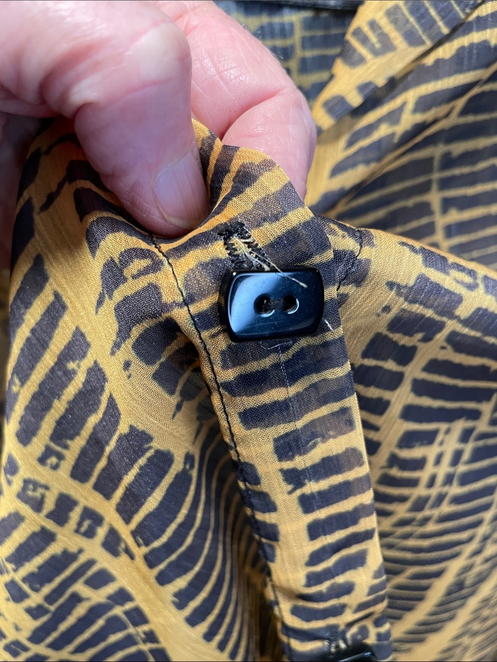IC By CONNIE K Textured Pattern Button-Down Tunic in Mustard & Black Sz XL - Picture 9 of 9